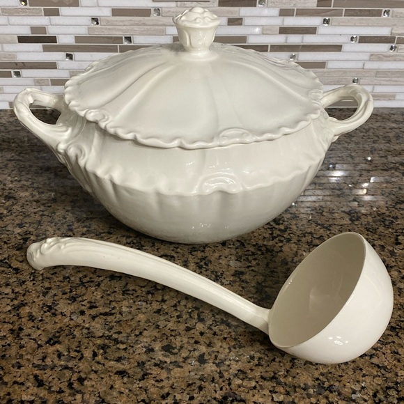 Vintage Porcelain Soup Bowl with ladle- signed E.T. 1969 - Picture 1 of 11